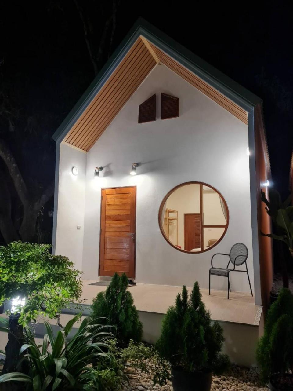 Baan Pong Tara Hotel Szuanphung Kültér fotó