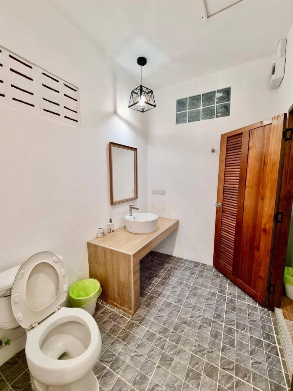 Baan Pong Tara Hotel Szuanphung Kültér fotó
