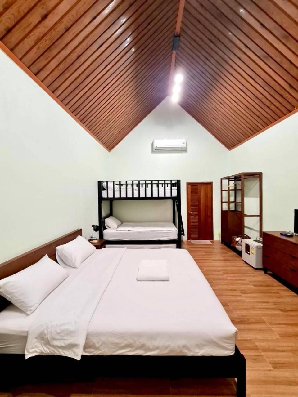 Baan Pong Tara Hotel Szuanphung Kültér fotó
