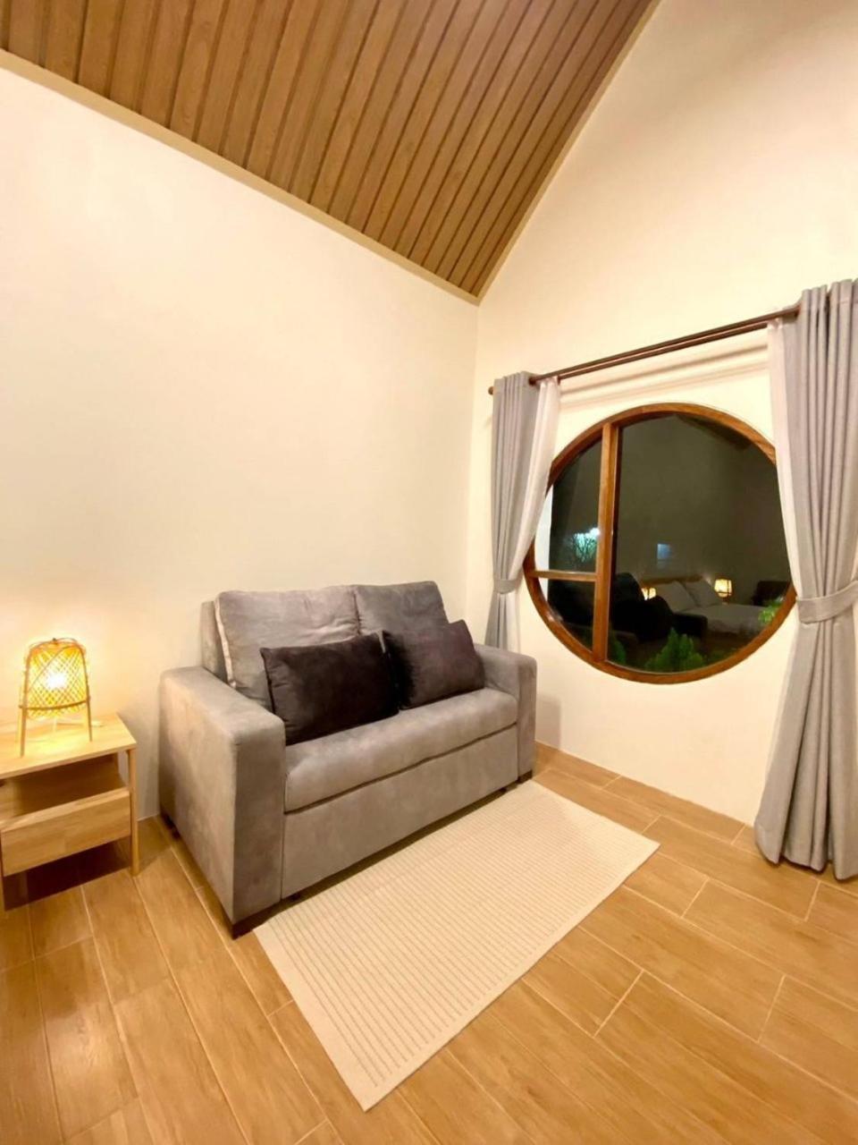 Baan Pong Tara Hotel Szuanphung Kültér fotó