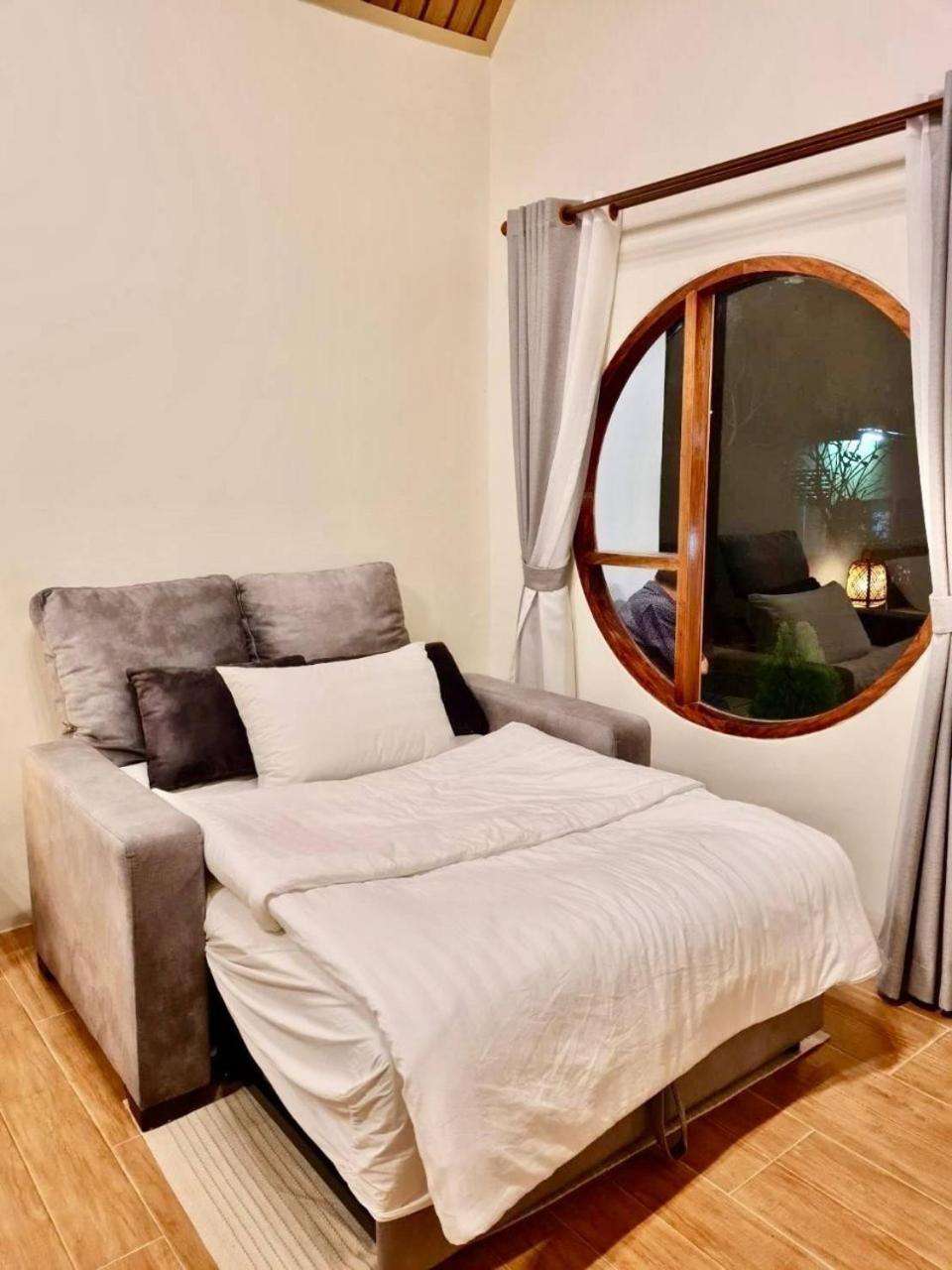 Baan Pong Tara Hotel Szuanphung Kültér fotó