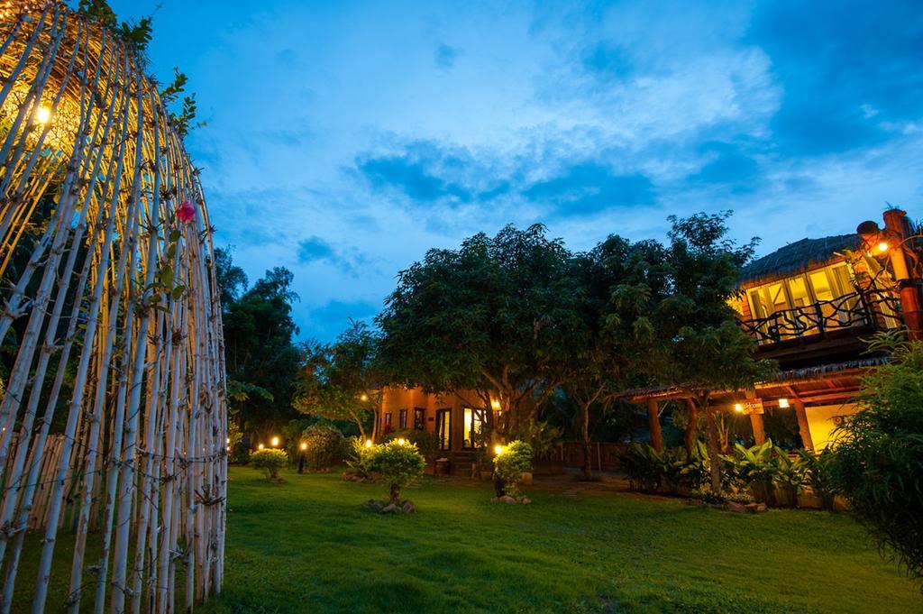 Baan Pong Tara Hotel Szuanphung Kültér fotó