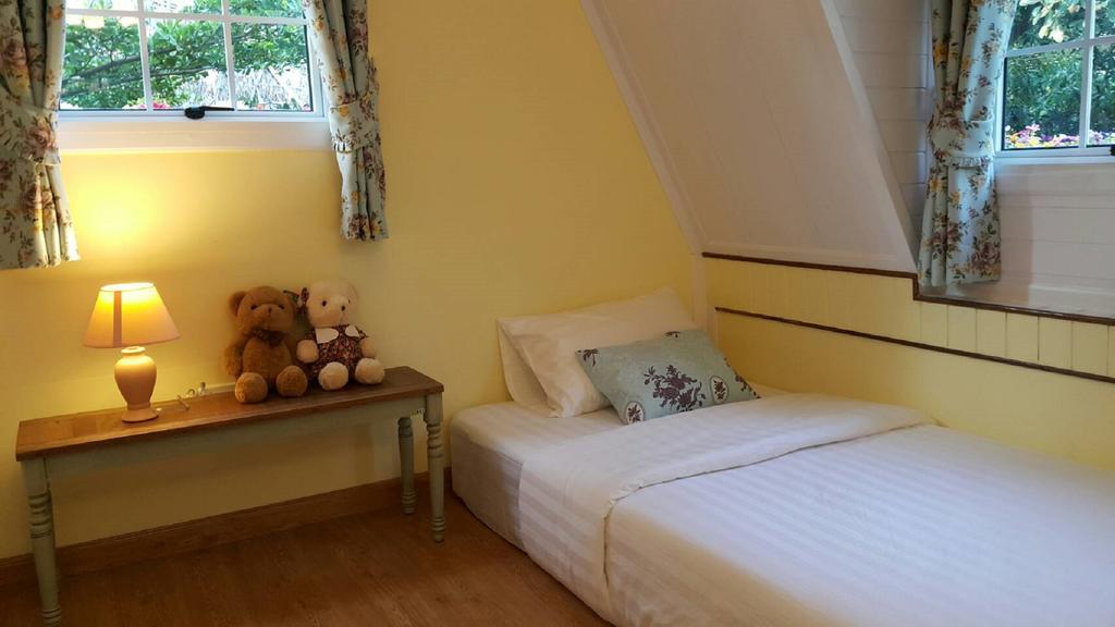 Baan Pong Tara Hotel Szuanphung Kültér fotó