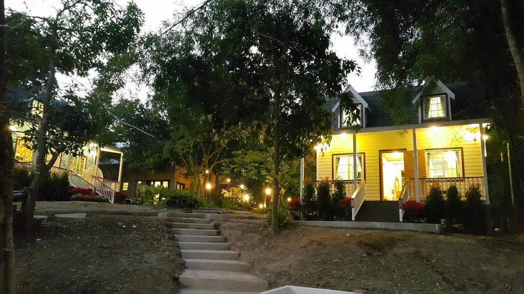 Baan Pong Tara Hotel Szuanphung Kültér fotó